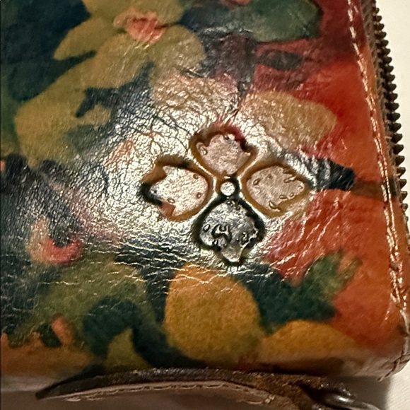 Patricia Nash Floral Multi Pock Zip Wallet EUC - Picture 11 of 16